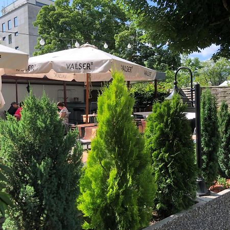Zys Hotel Ветинген Екстериор снимка