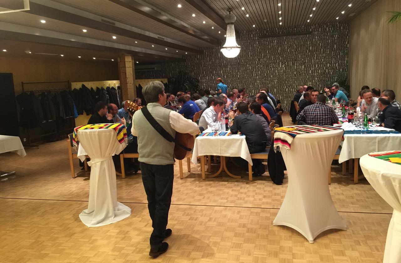 Zys Hotel Ветинген Екстериор снимка