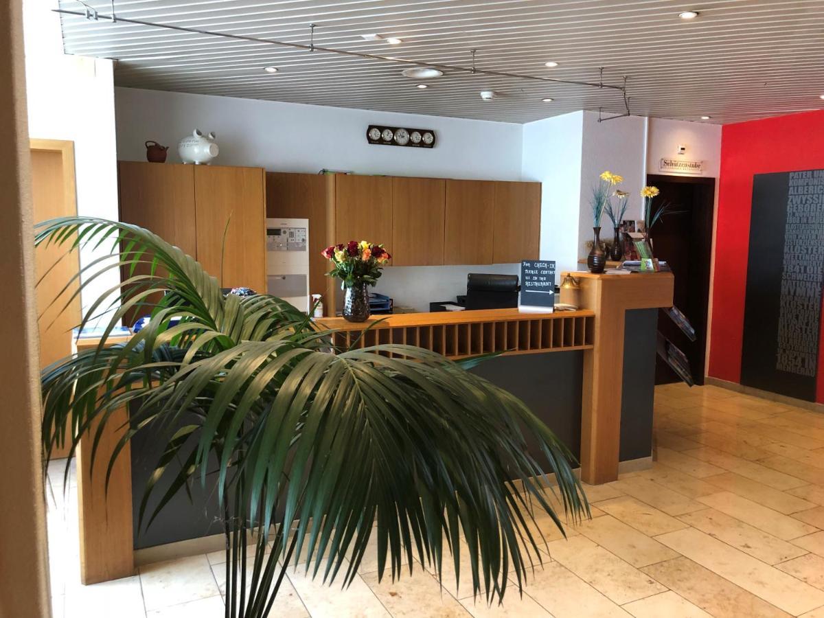Zys Hotel Ветинген Екстериор снимка